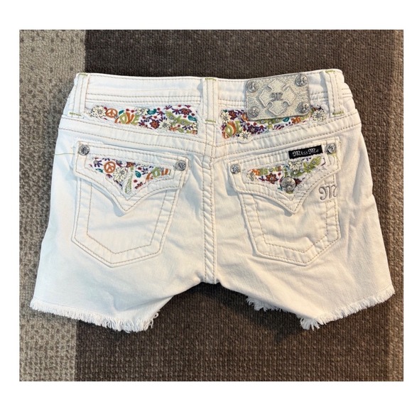 Miss Me Pants - Miss Me Girls White Denim Cutoff Shorts Embroidered Rhinestone Size 16 26X3